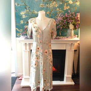 H&M floral button up midi dress NWOT size 6.